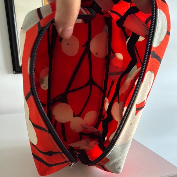 Marimekko Lumimarja Snowberry Red Orange Cosmetic Travel Bag - Picture 5 of 8
